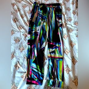 Lightweight, jogger, multicolored pants with pockets and draw string.